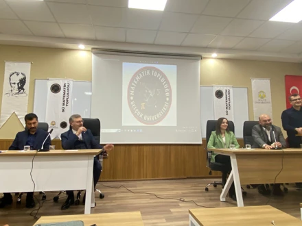 Matematik Topluluğunun düzenlemiş olduğu "Bölümümüz mezunları ile iş fırsatları” konulu konferans